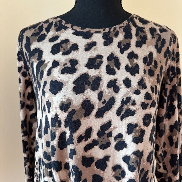 *JM COLLECTION* Brown x Tan Cheetah Print Long Sleeve Shirt Size Small - Picture 2 of 7